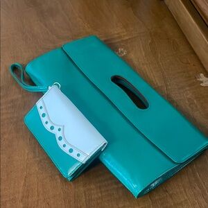 Elegant Teal and White Women's Clutch Set